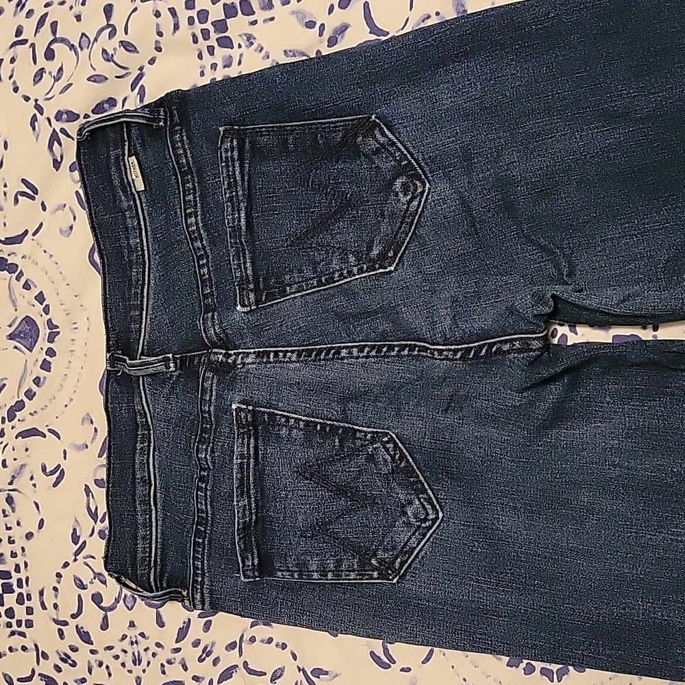 MOTHER WEEKENDER FRAY JEANS IN MINT CONDITION SIZE 25